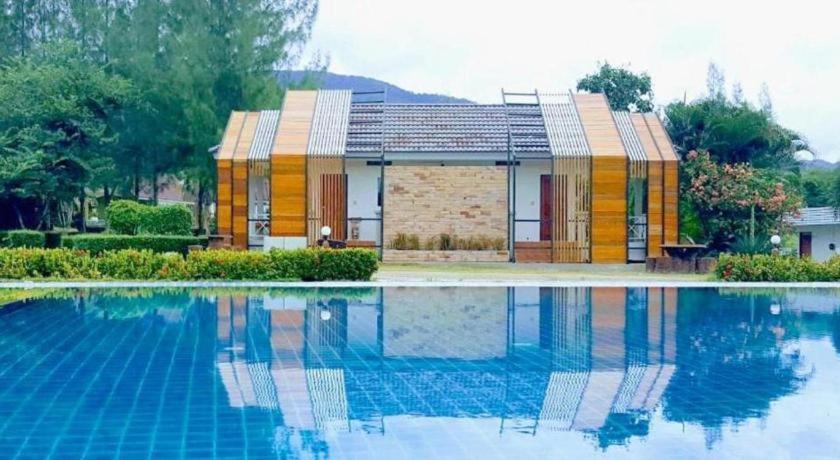 Resort Tanaosri & Creekside Suan Phueng
