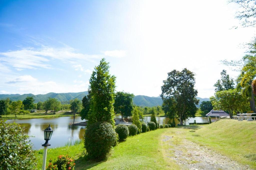 Resort Tanaosri & Creekside Suan Phueng