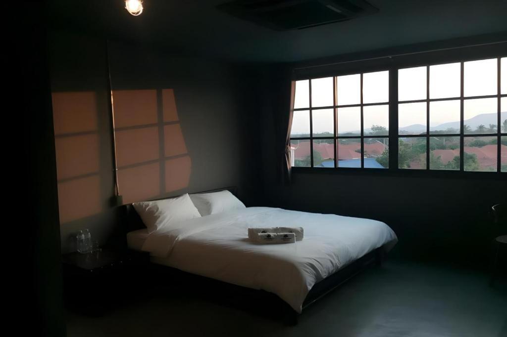 Hostel Rider Bedroom & Cafe Pran Buri