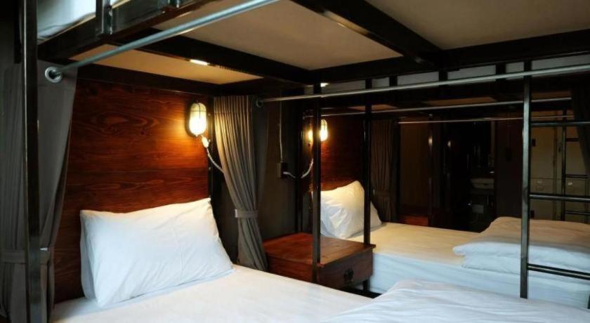 Hostel Rider Bedroom & Cafe *