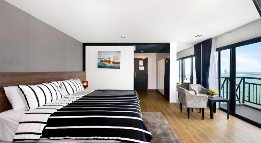 The Loft Seaside Sriracha Hotel Hotel