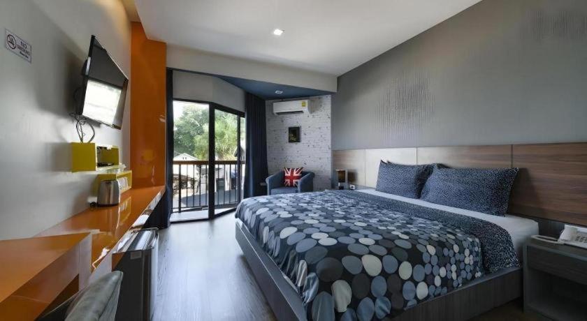 The Loft Seaside Sriracha Hotel