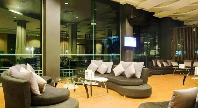 Alvarez Hotel