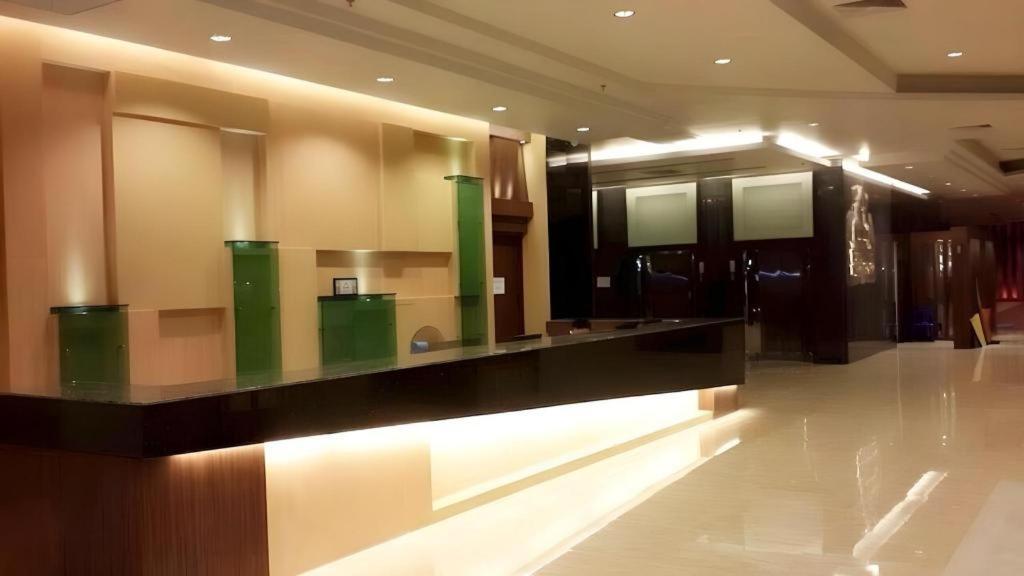 Alvarez Hotel Buriram