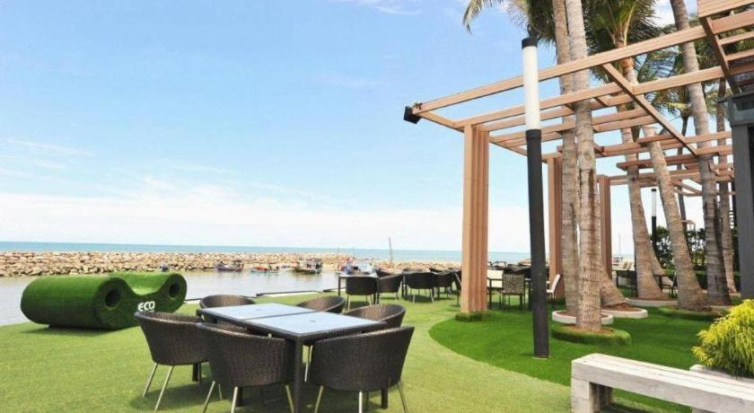 Eco Moment Beach Resort