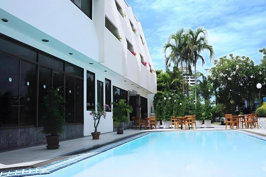 Bangsaen Villa Hotel Bang Saen