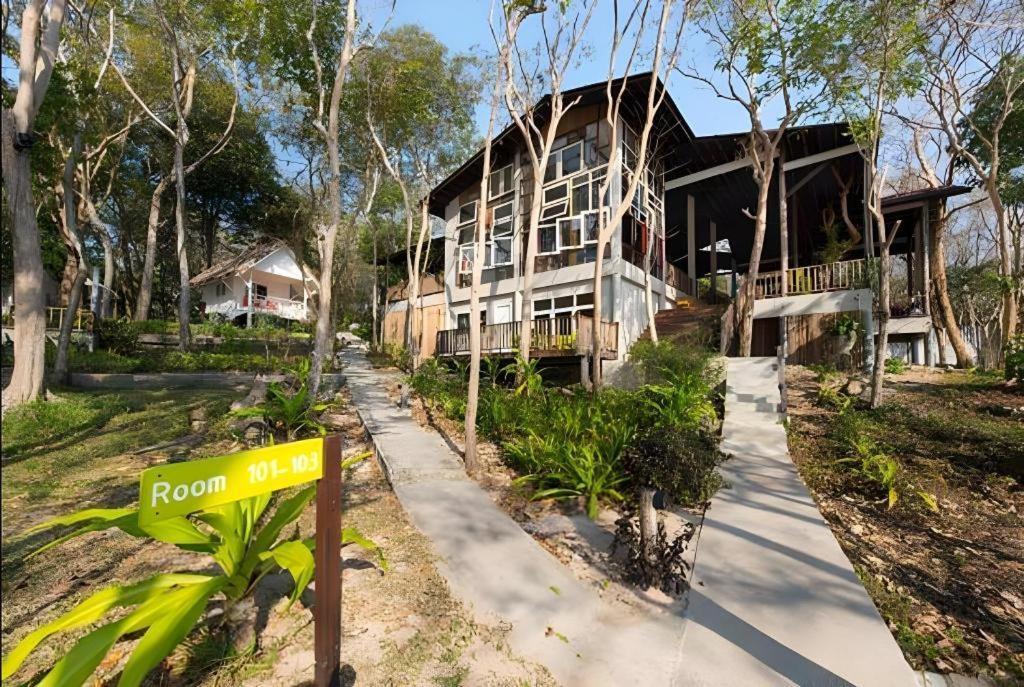 Resort Baan Supparod 3*