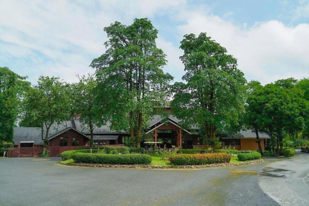 Resort Valley Garden