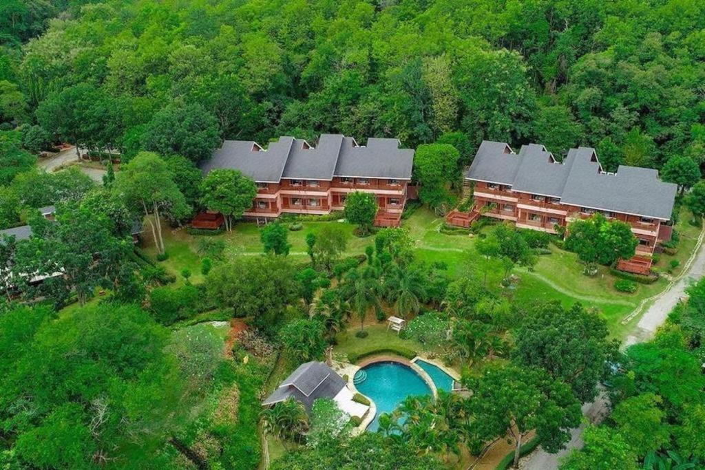 Resort Valley Garden
