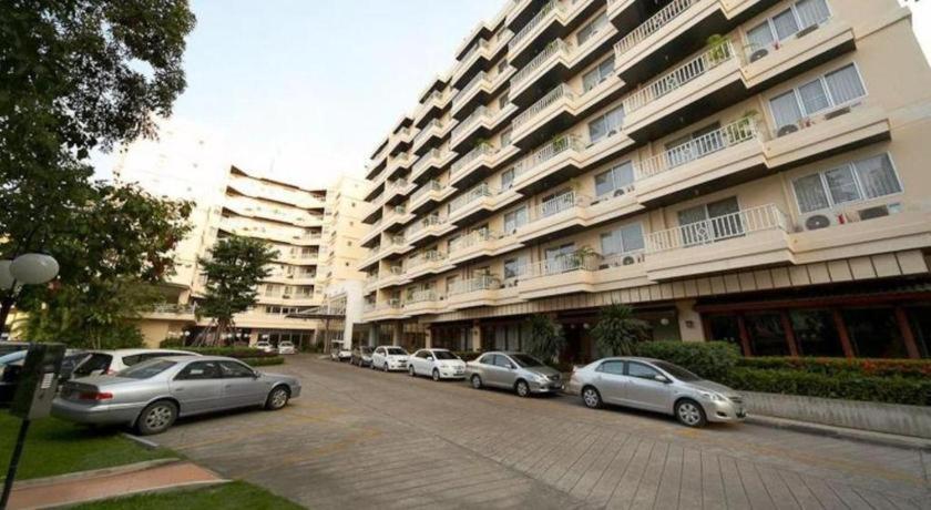 Hotel J Town Serviced Apartments&hotel