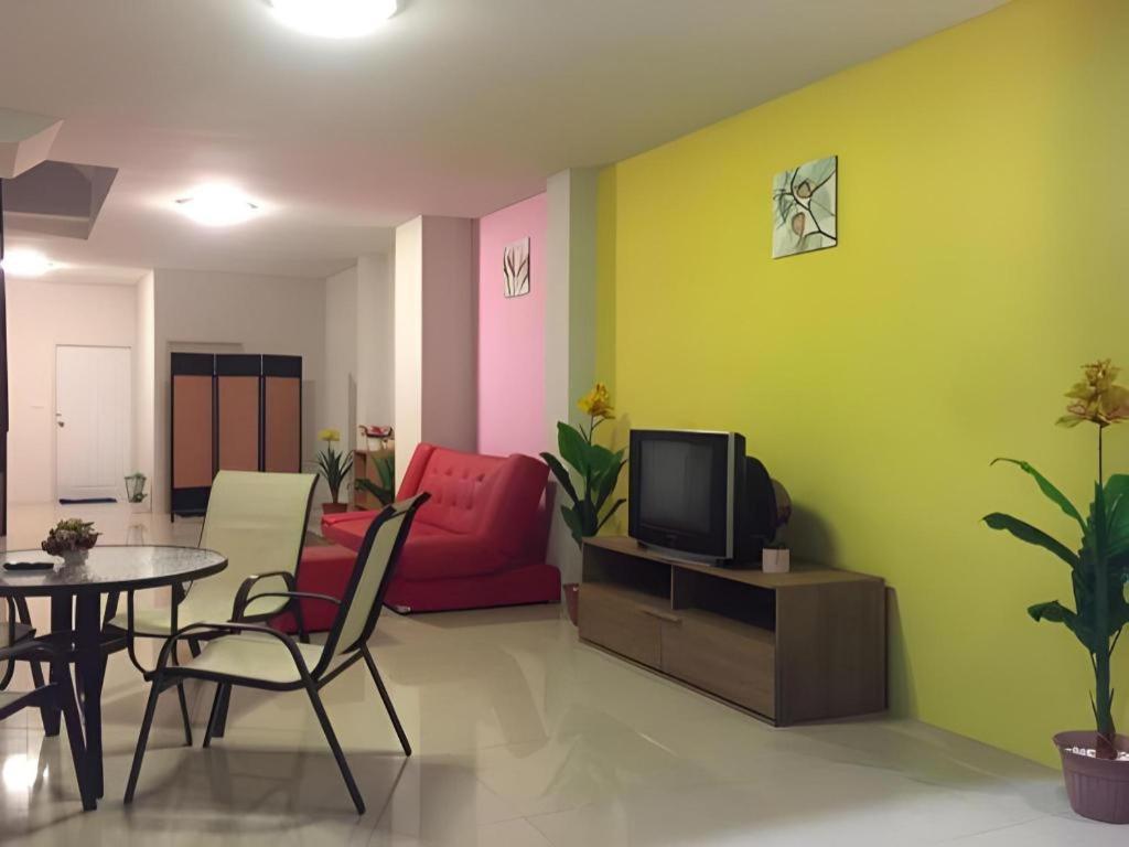 Tontalay Hostel