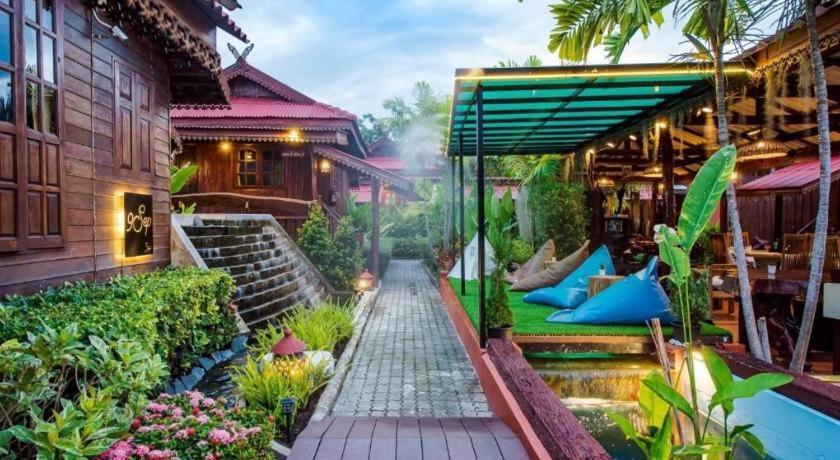 Dang Ky Ploen Tharnnam Resort