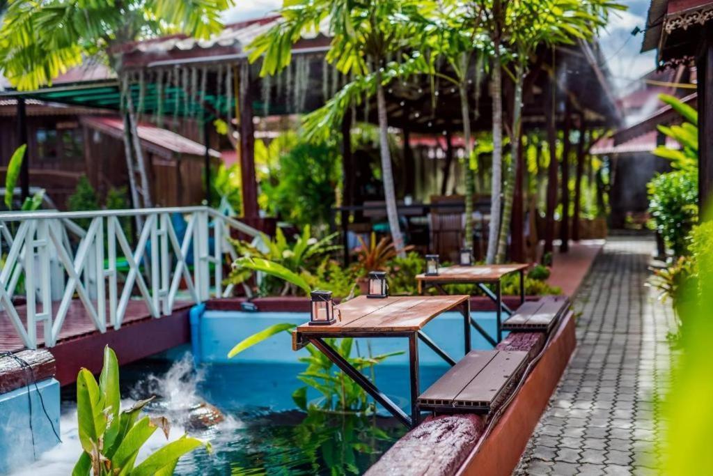 Dang Ky Ploen Tharnnam Resort Ban Nong Khang