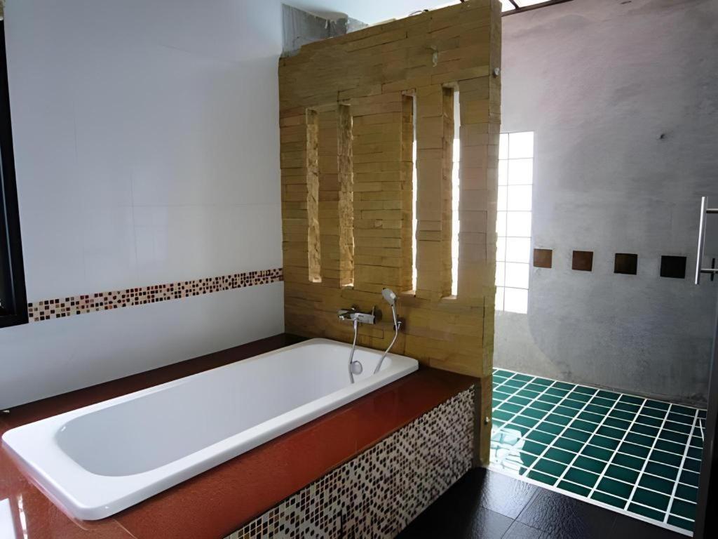 Nattha Waree Hot Spring And Ban Nua Khlong