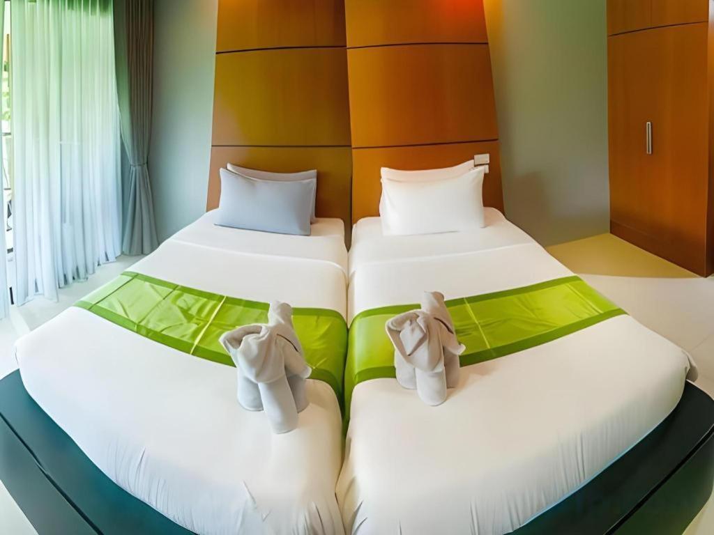 The Breeze 3*