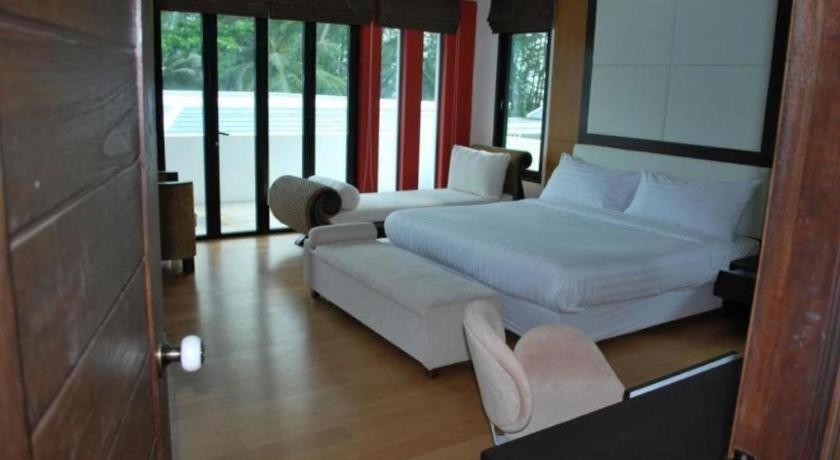 Ocean Breeze Hotel