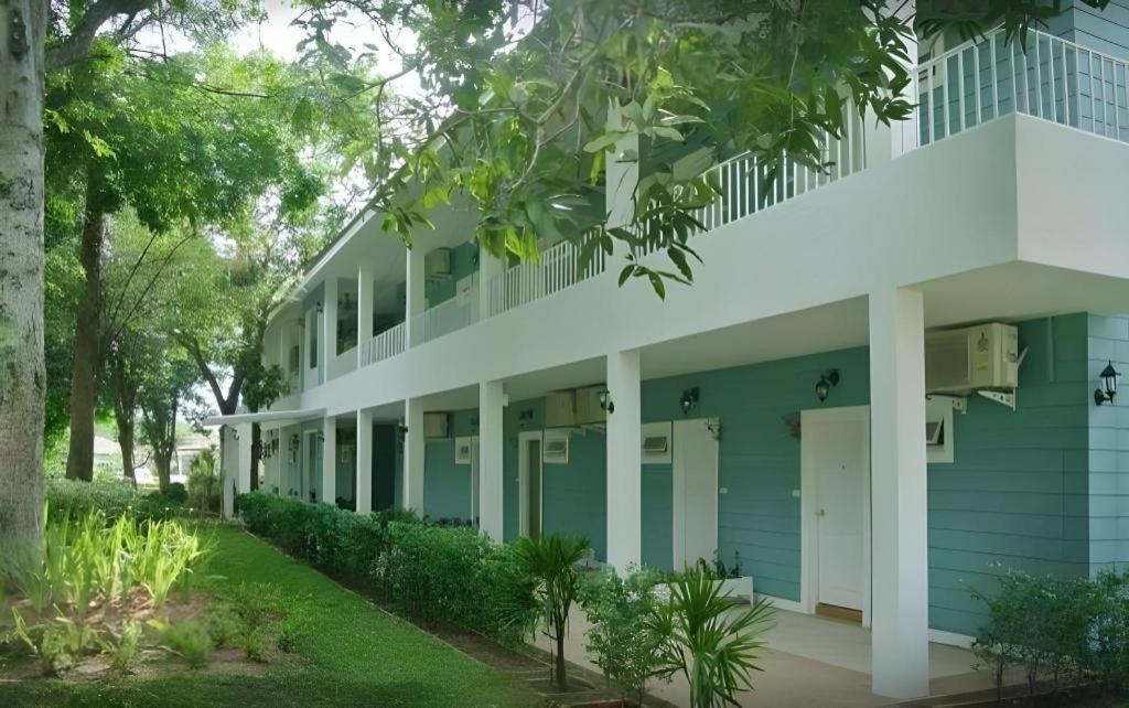 Varee Valley & Restaurant Resort
