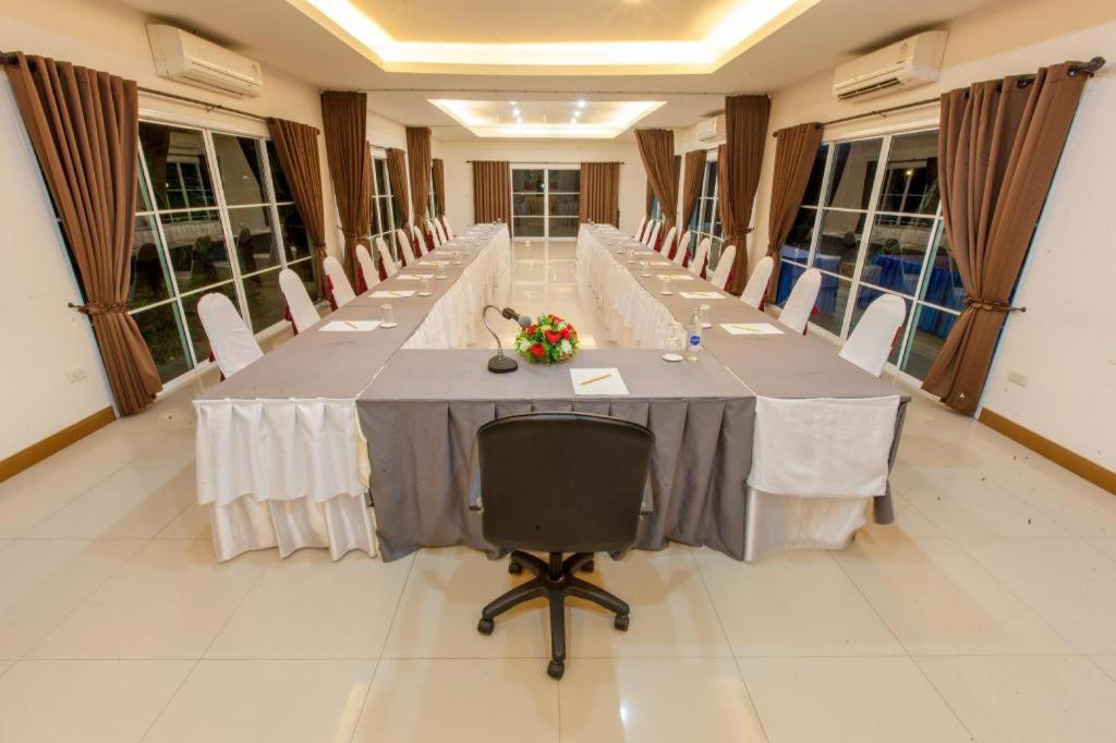 Varee Valley & Restaurant Resort *