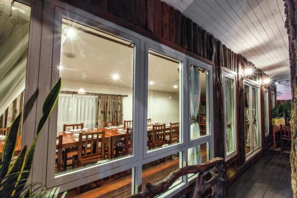 Varee Valley & Restaurant