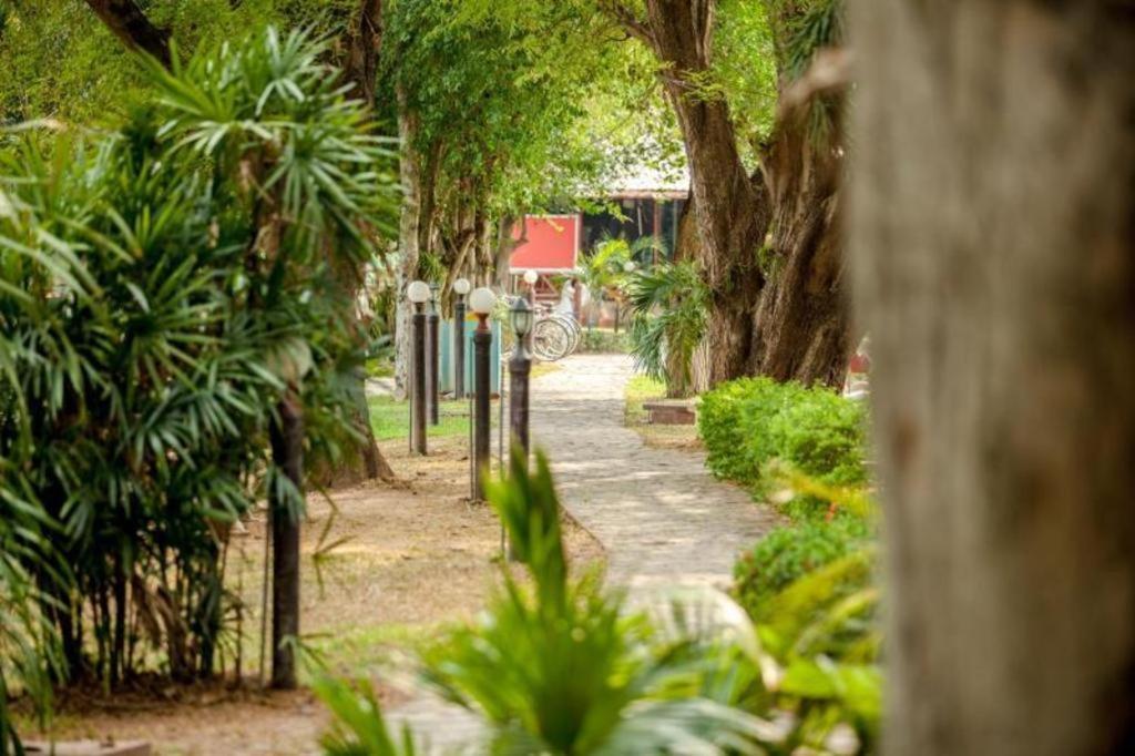 Resort Varee Valley & Restaurant