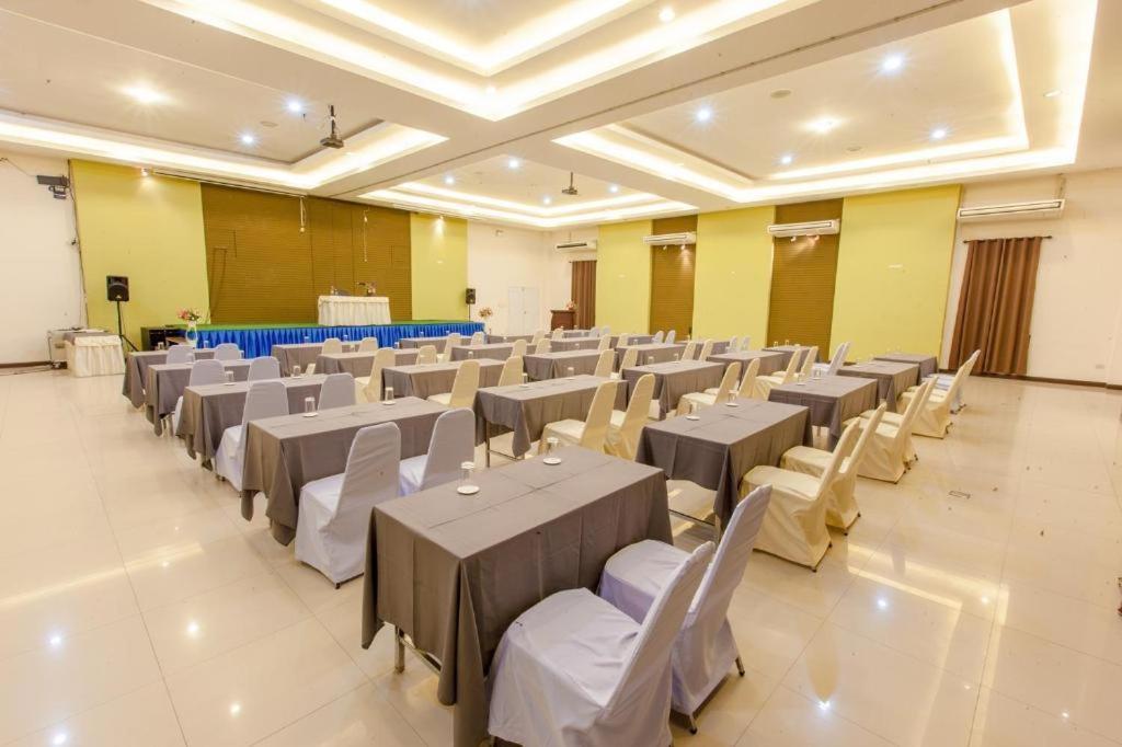 Varee Valley & Restaurant Khon Kaen