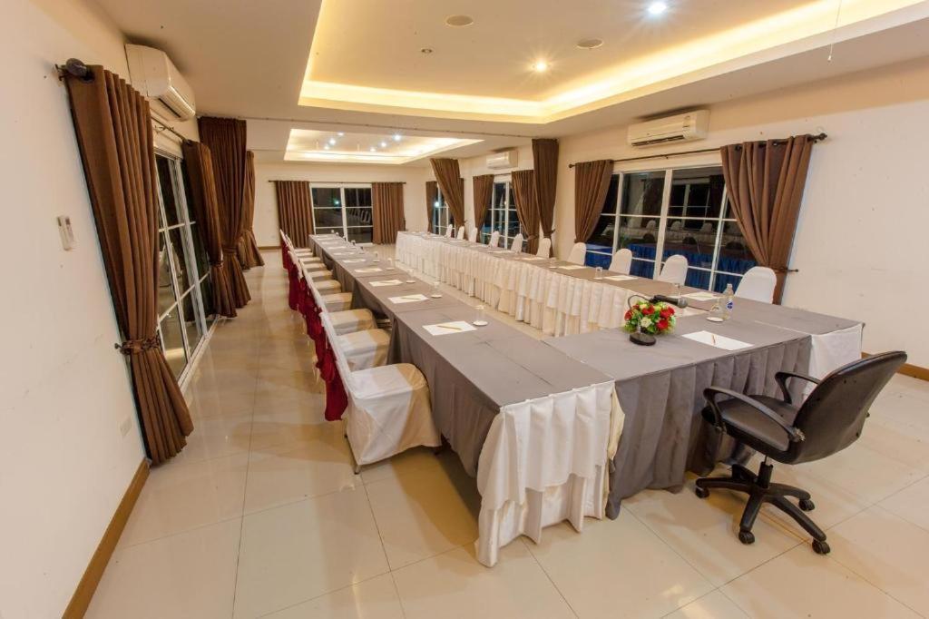 Varee Valley & Restaurant Resort *