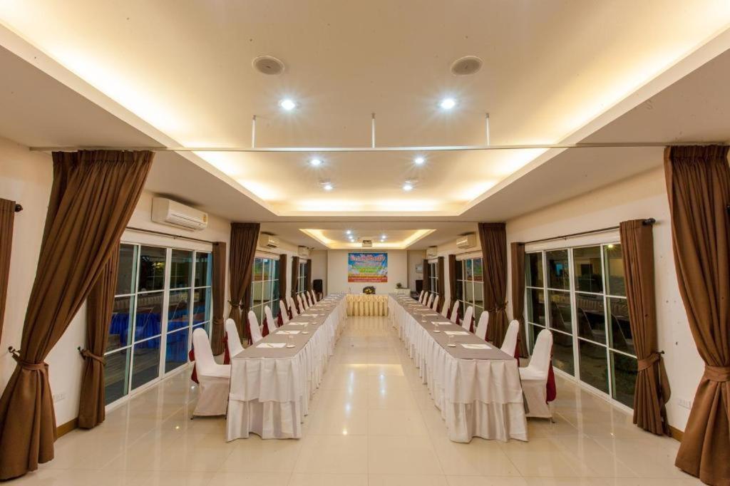 Varee Valley & Restaurant Resort Khon Kaen