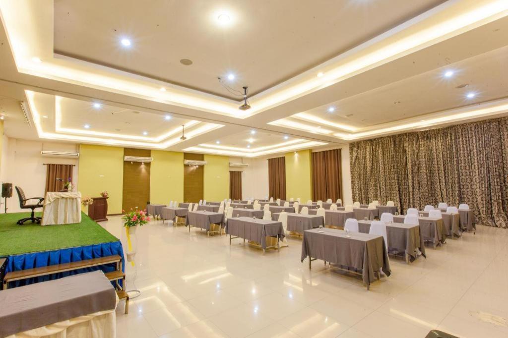Varee Valley & Restaurant Khon Kaen