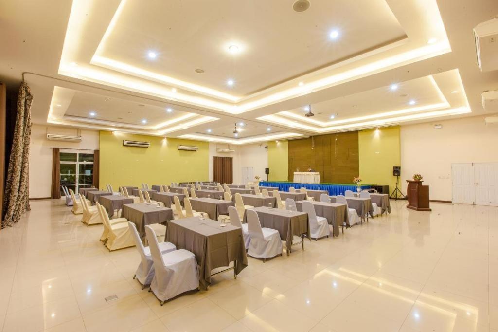 Varee Valley & Restaurant Resort Khon Kaen