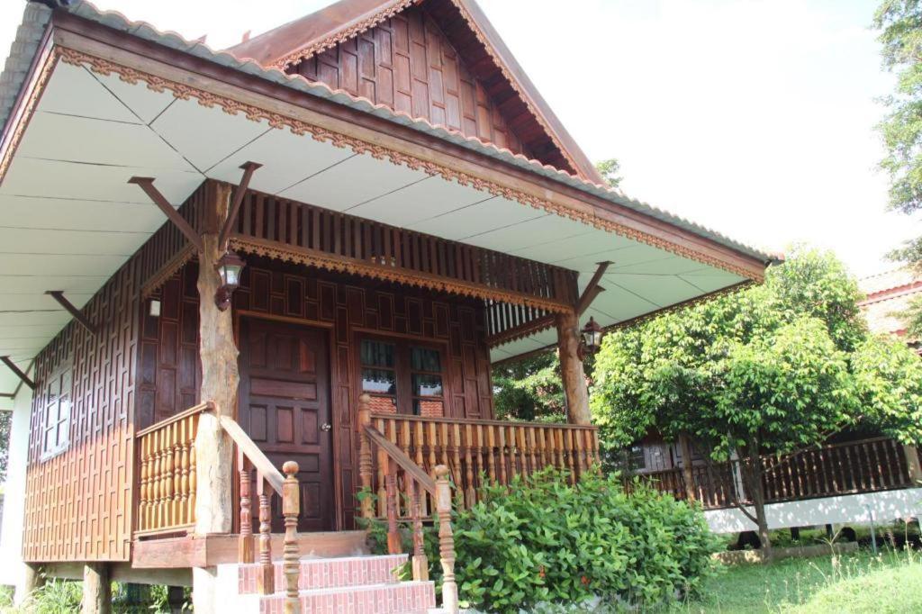 Plaifah Ubon 3* Song Khon