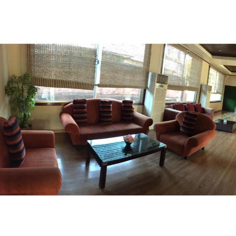 Cactus & Hotel 2*