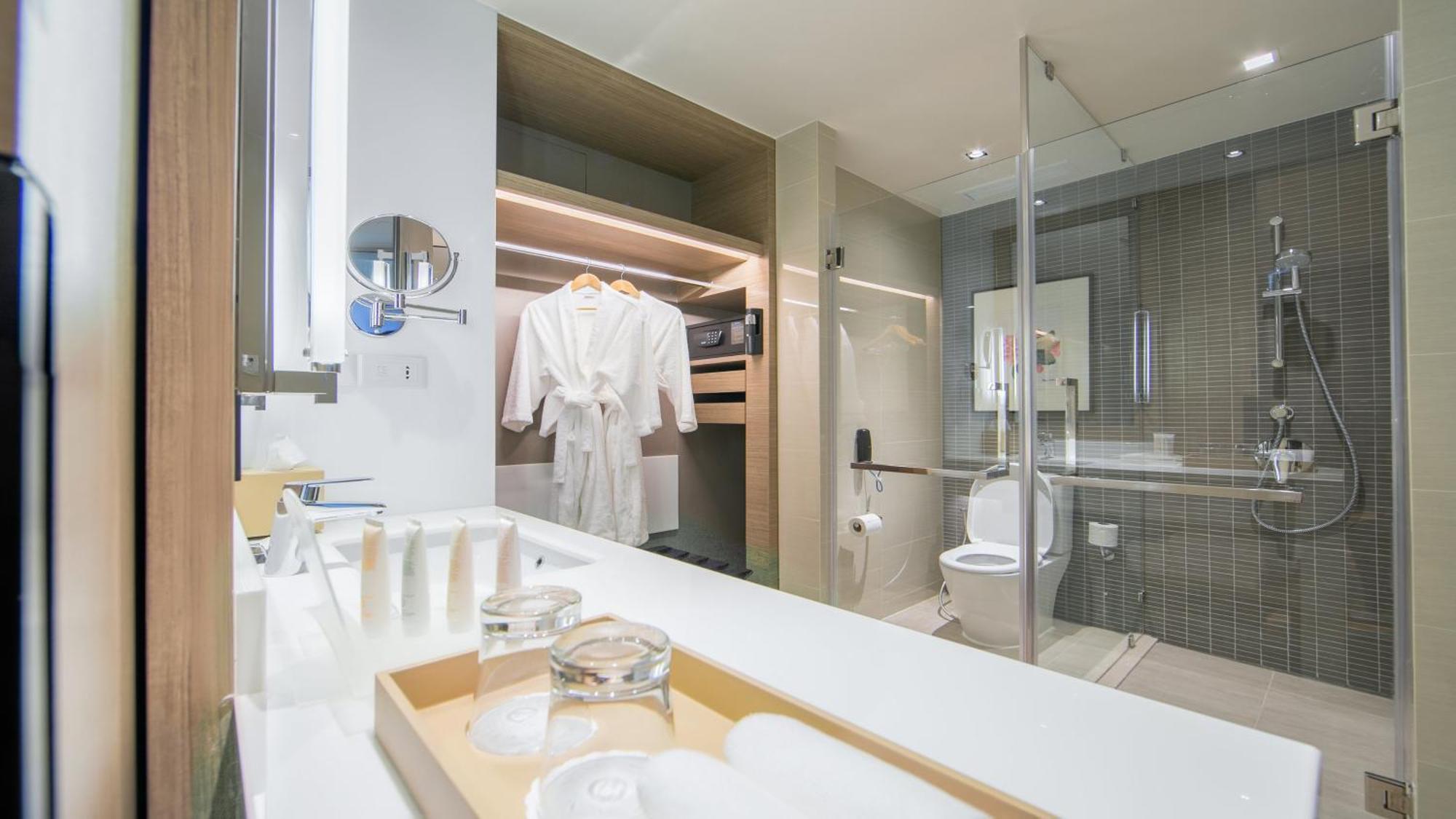 & Centre By Ihg 5*