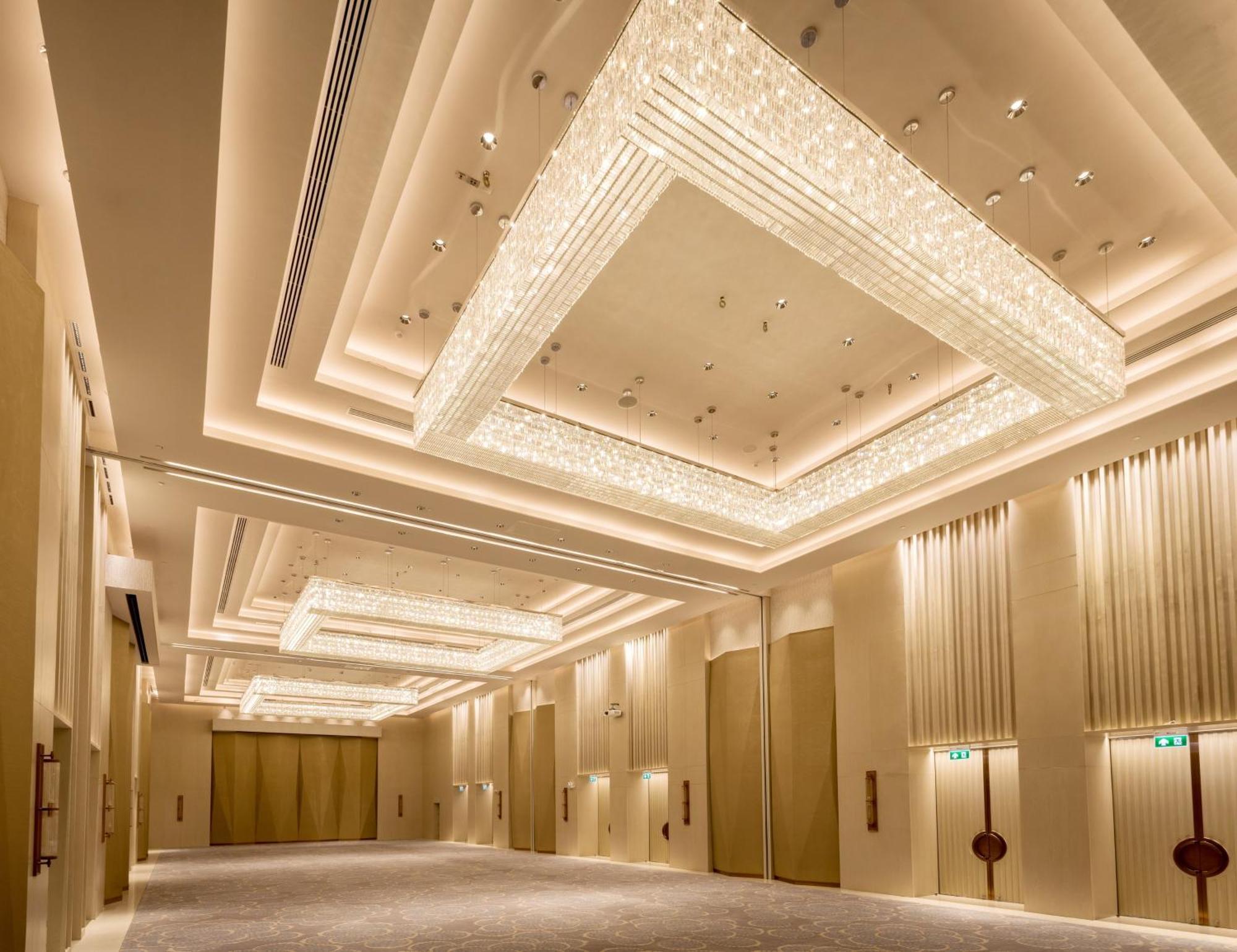 Hotel & Centre By Ihg