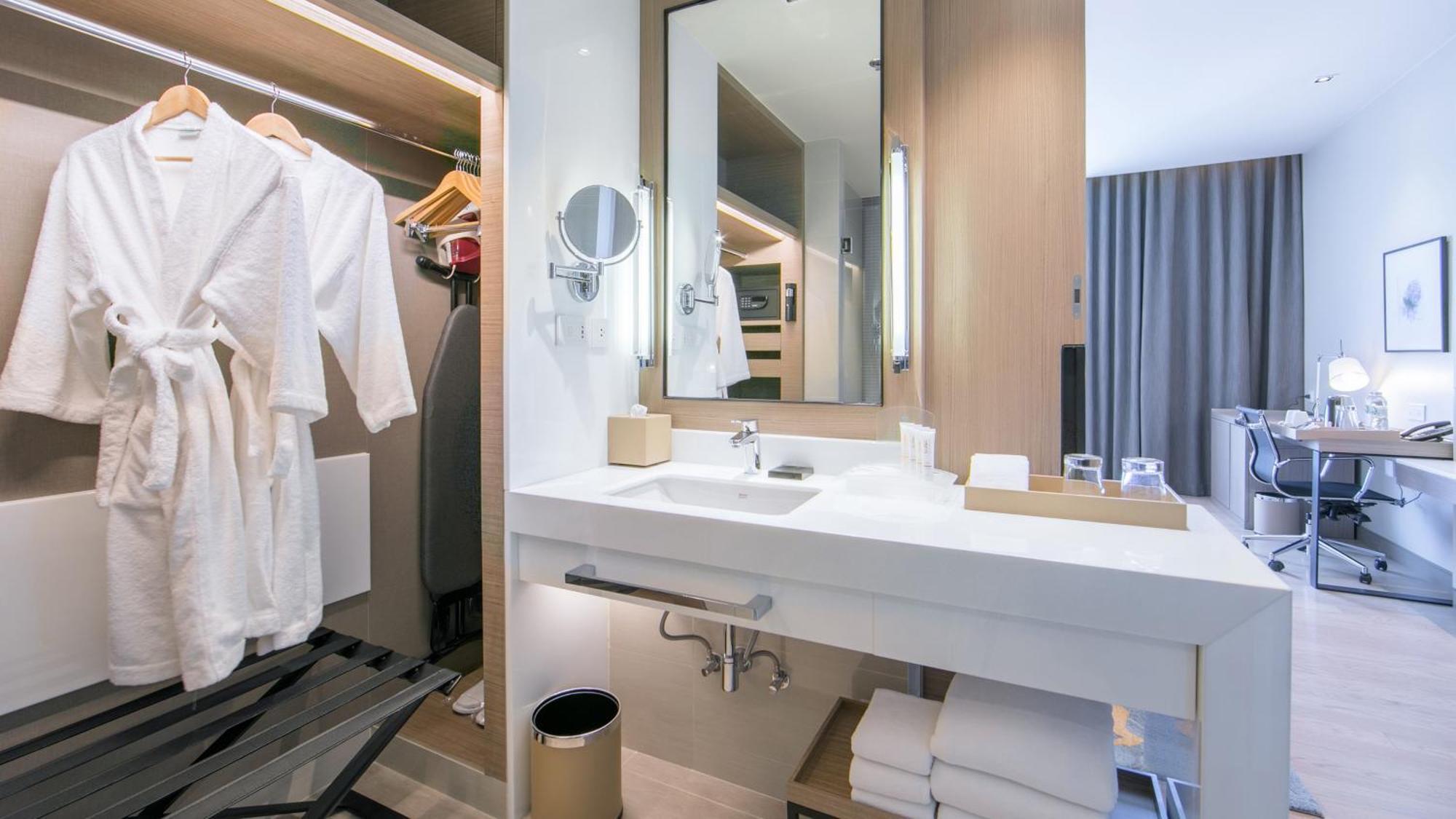 & Centre By Ihg 5*