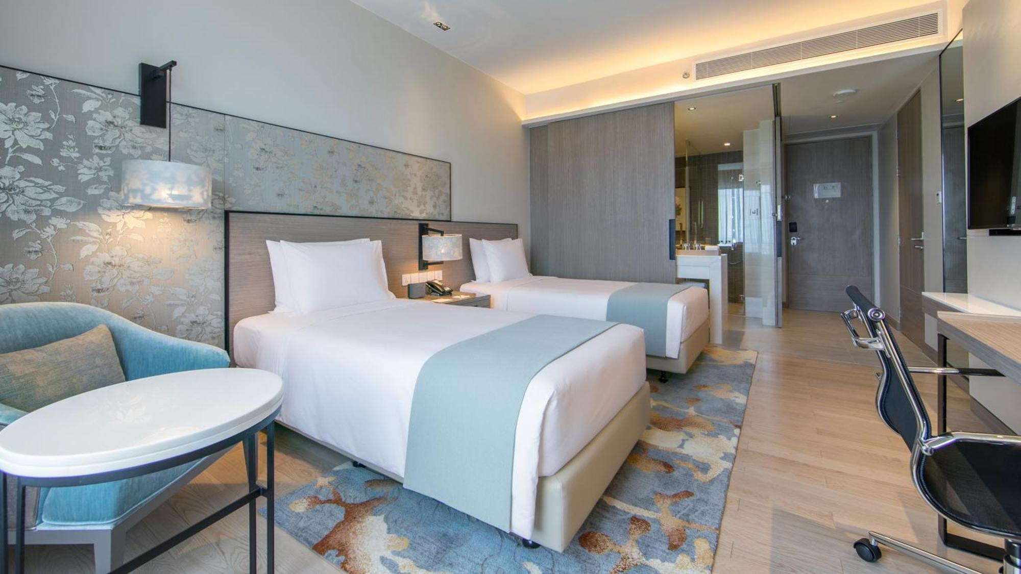 Hotel & Centre By Ihg 5*