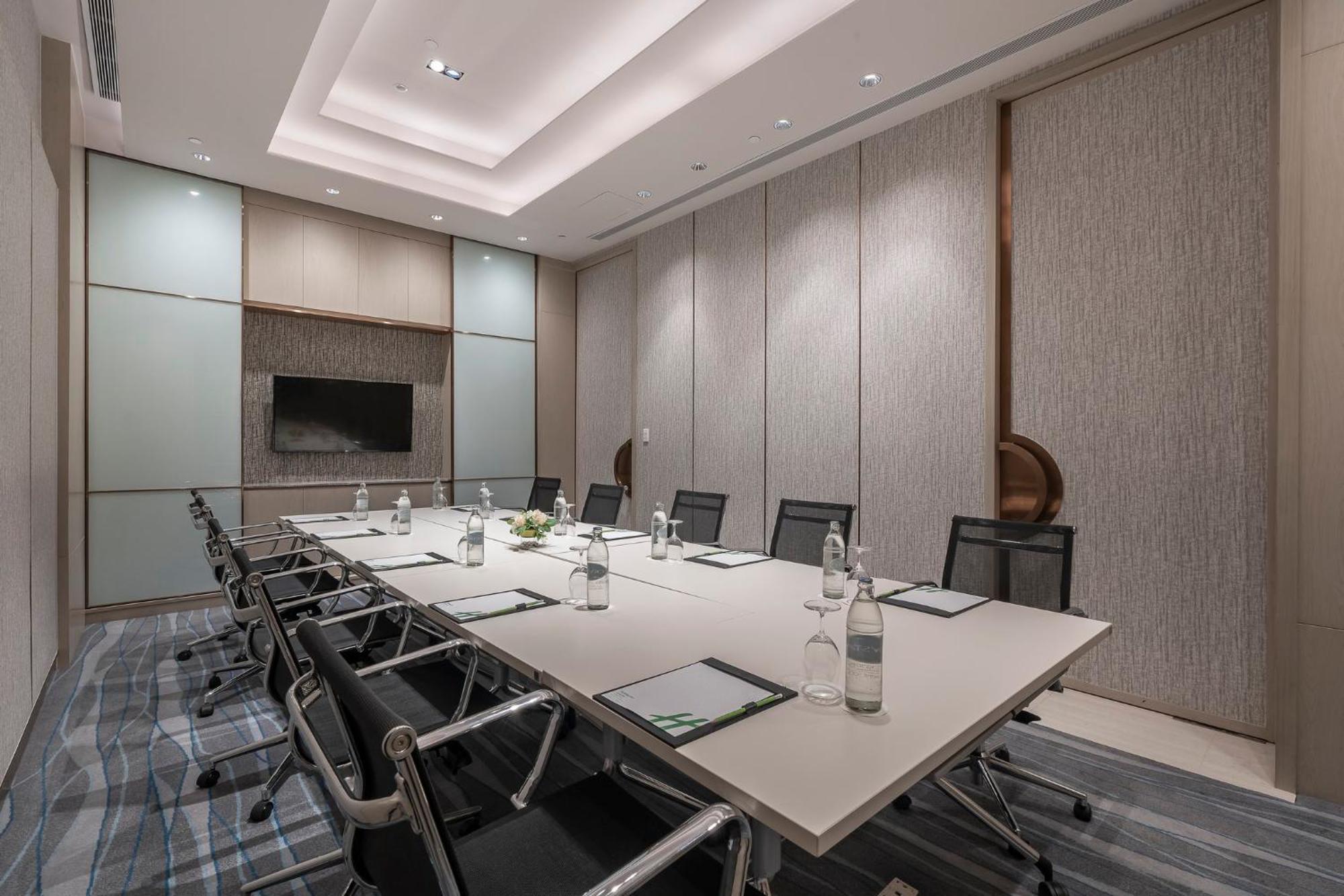 Hotel & Centre By Ihg