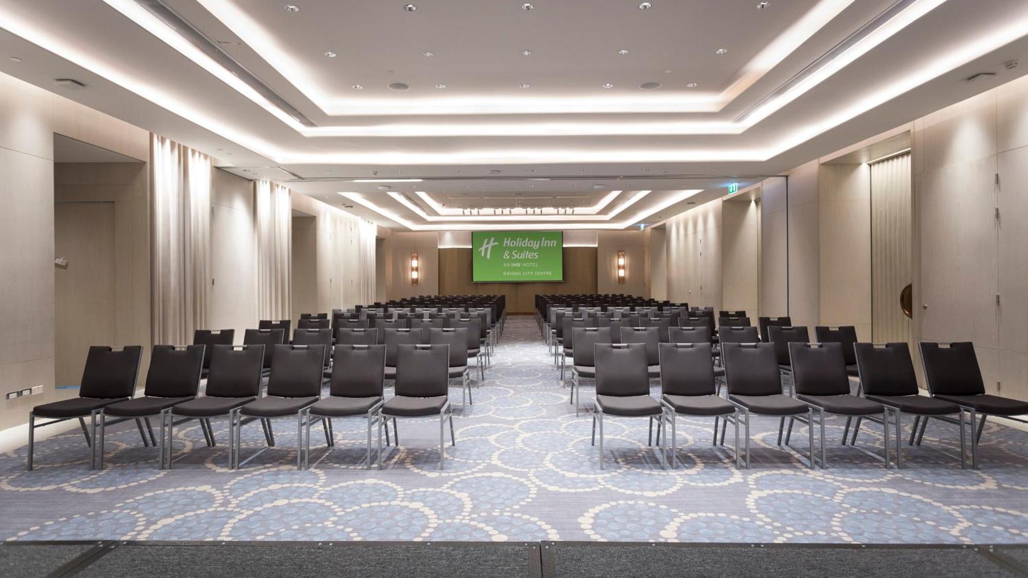 Hotel & Centre By Ihg