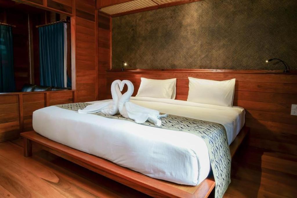 Khanom 3*