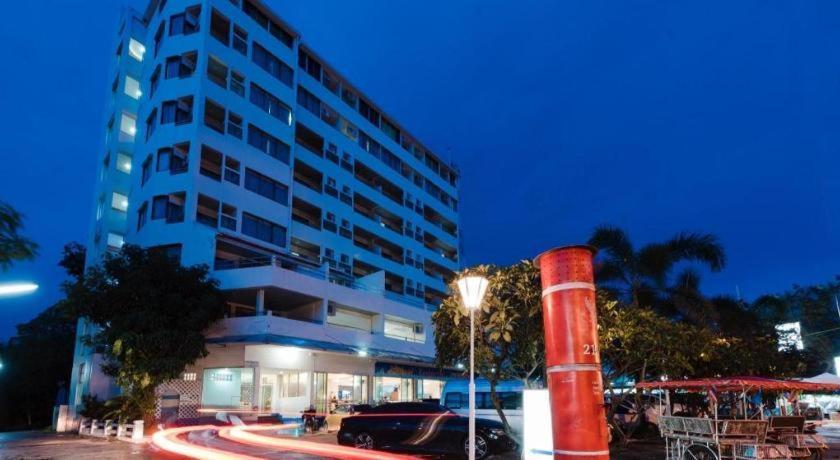Nice Beach Hotel Hotel Rayong