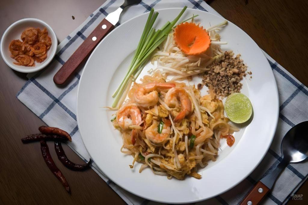 Sunday J & Restaurant 2* Bang Saen