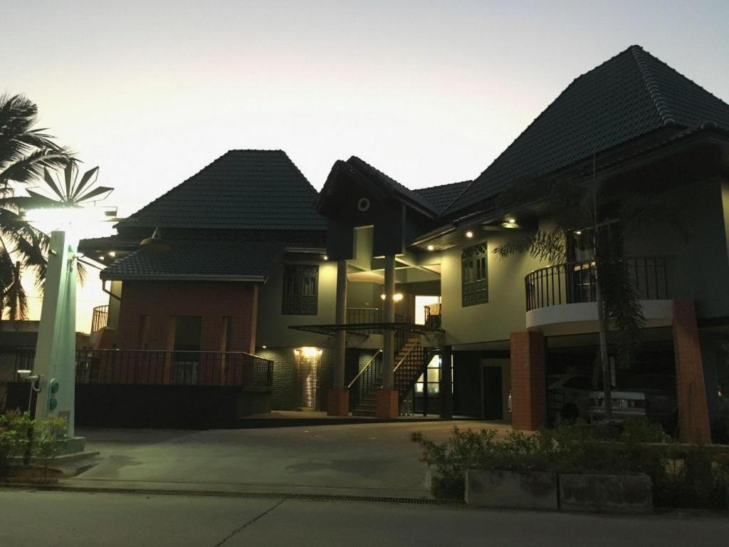 Rawanda 3* Lopburi