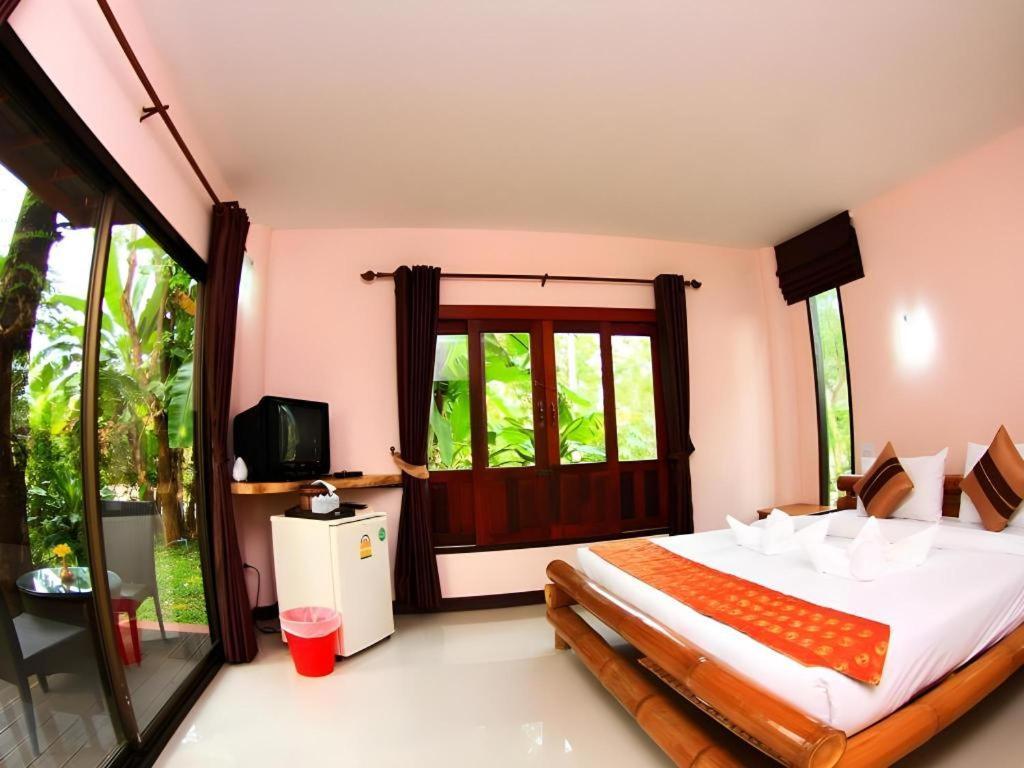 Banana Resort & Spa