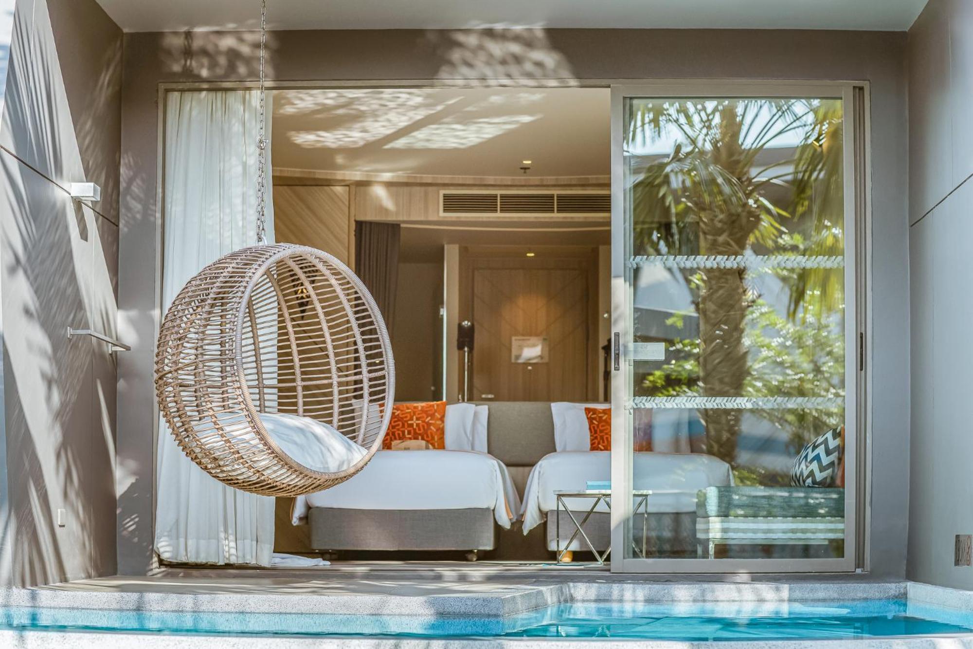 The Sis - Adult Only Resort