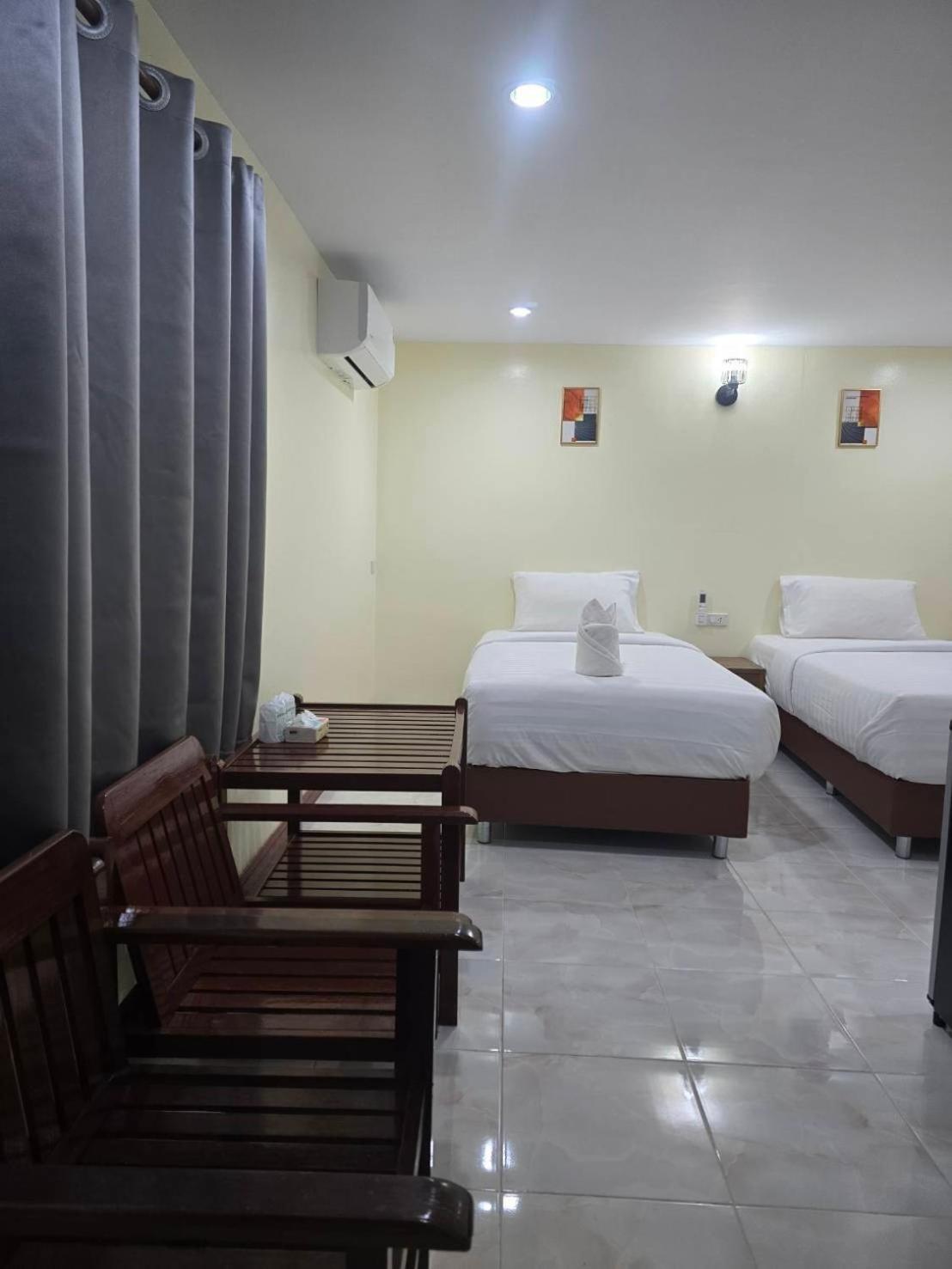 Haad Somboon House * Bang Saphan