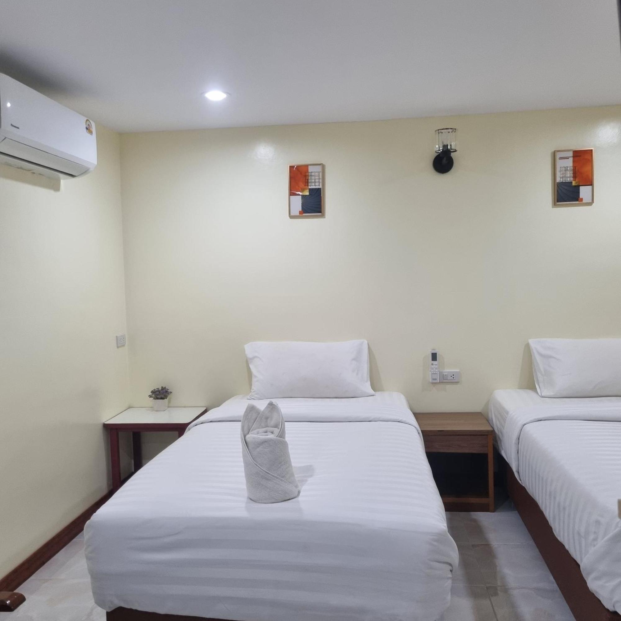 Haad Somboon House Resort Bang Saphan
