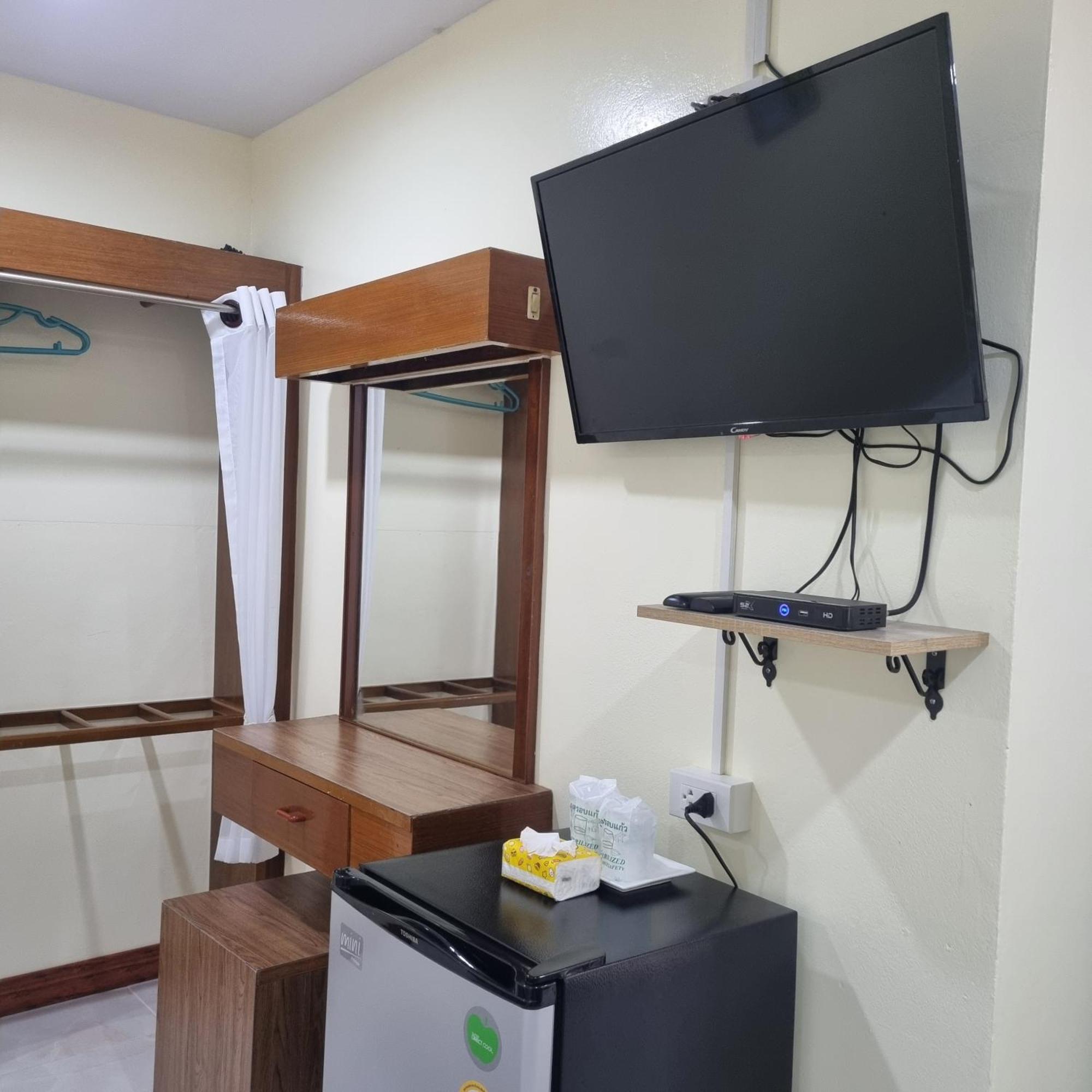 Haad Somboon House Bang Saphan