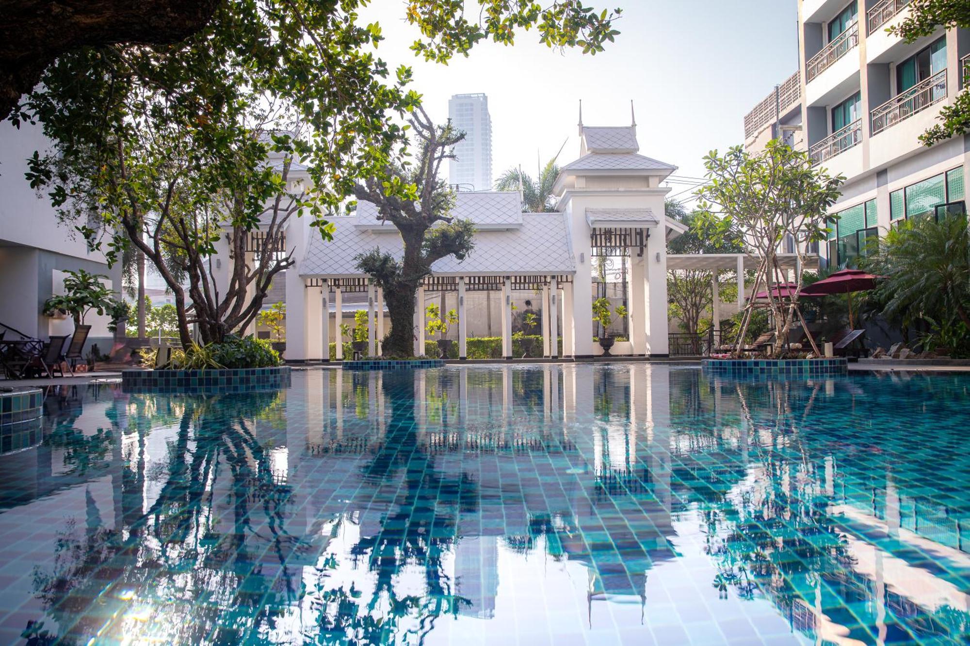 Bay Jomtien Hotel