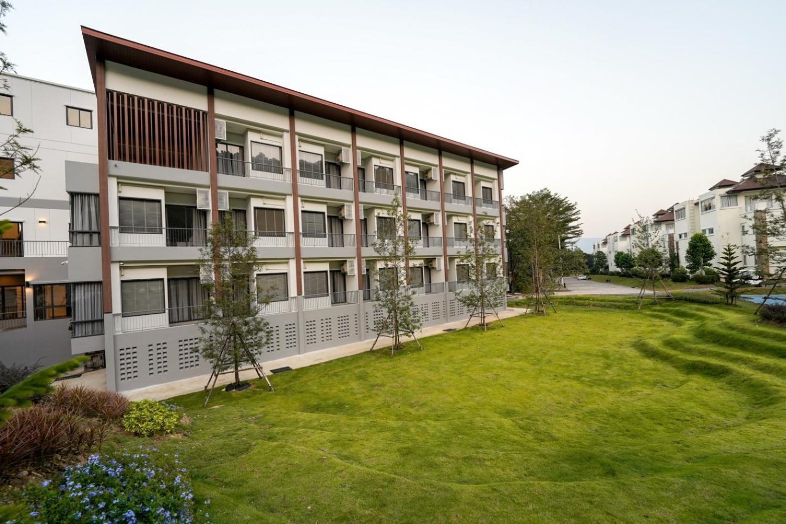 Royal Hills Golf And 3* Nakhon Nayok