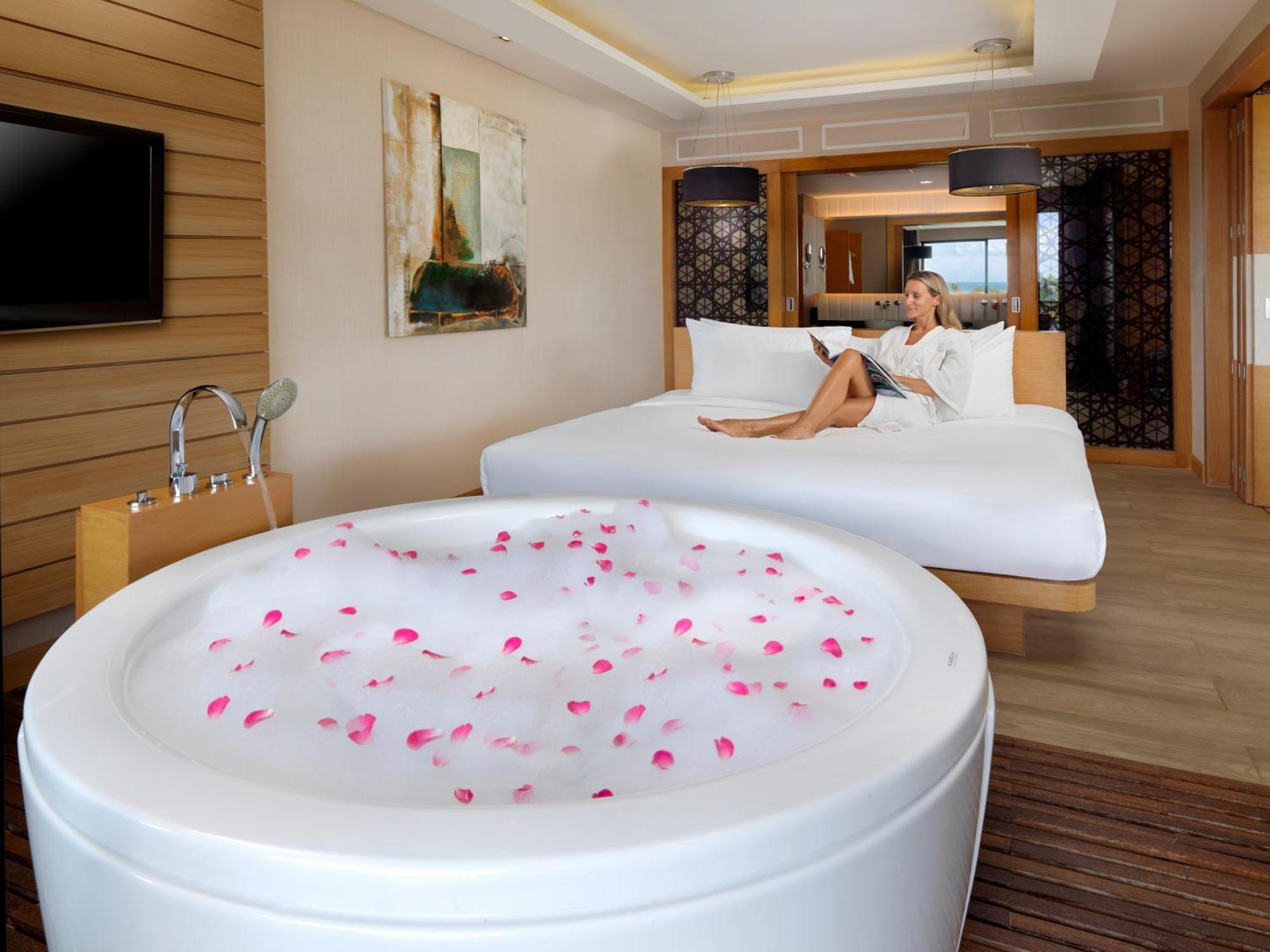 Novotel Phuket Avista And Hotel