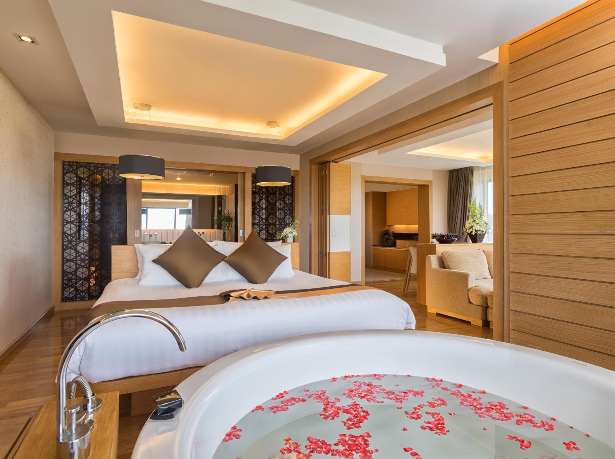 Novotel Phuket Avista And 5* Praia de Kata